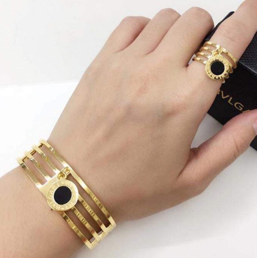 SOLD!!! Fashion Jewelry Set